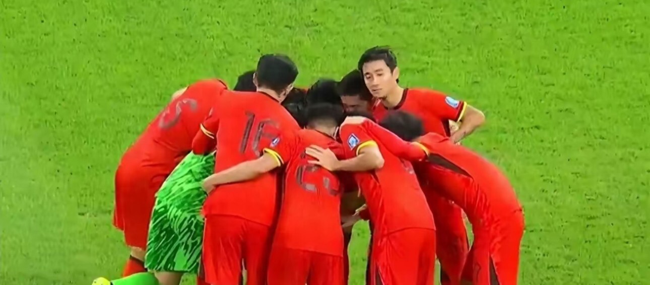 关于国足备战火热进行中,备战状态逐渐“升温”的信息 关于国足备战火热进行中,备战状态逐渐“升温”的信息