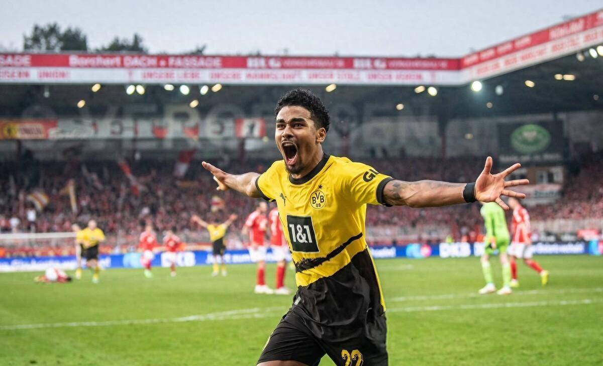 多特蒙德球员奋力拼搏,夺得胜利的简单介绍 多特蒙德球员奋力拼搏,夺得胜利的简单介绍